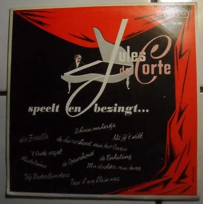 Speelt en bezingt