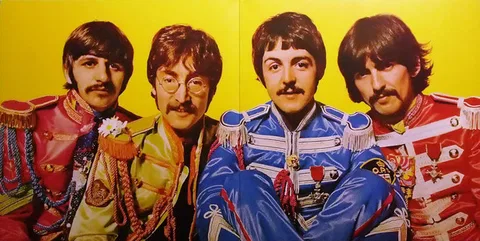 Sgt. Pepper's Lonely Hearts Club Band - Foto 2 de 11