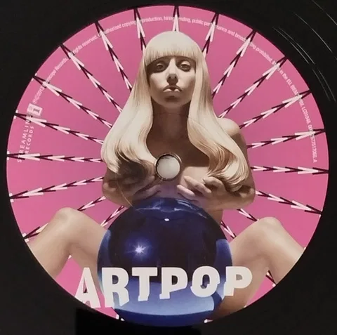 Artpop - Foto 3 de 9