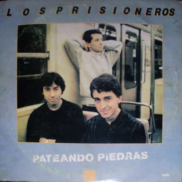 Pateando Piedras
