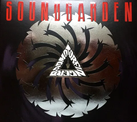 Badmotorfinger - Foto 2 de 16