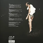 Rated R - Foto 2 de 9