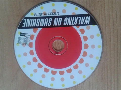 Walking On Sunshine - Foto 3 de 3