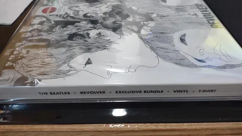 Revolver - Foto 3 de 3