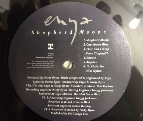 Shepherd Moons - Foto 2 de 3