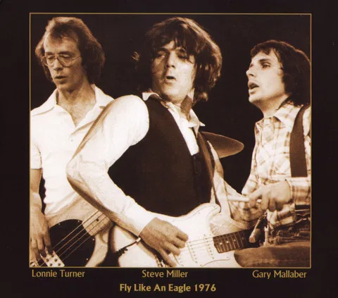 Fly Like An Eagle - 30th Anniversary - Foto 3 de 16