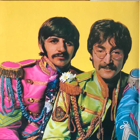 Sgt. Pepper's Lonely Hearts Club Band - Foto 2 de 13