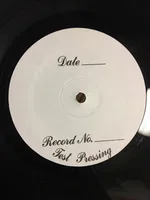 To Be In Love (1999 Remixes) - Foto 2 de 3