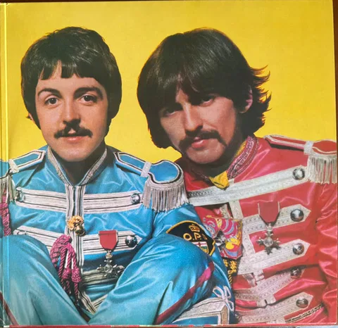 Sgt. Pepper's Lonely Hearts Club Band - Foto 3 de 10