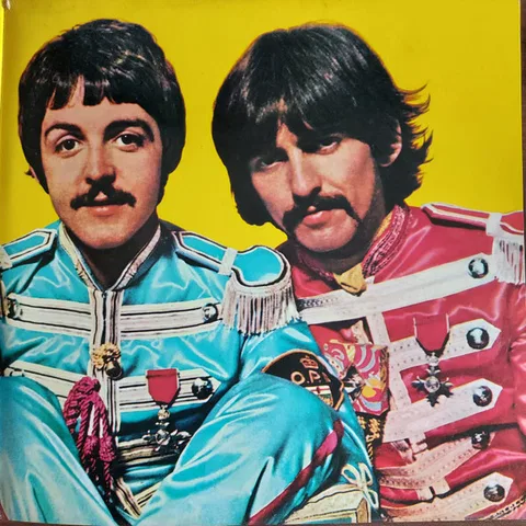 Sgt. Pepper's Lonely Hearts Club Band - Foto 3 de 11